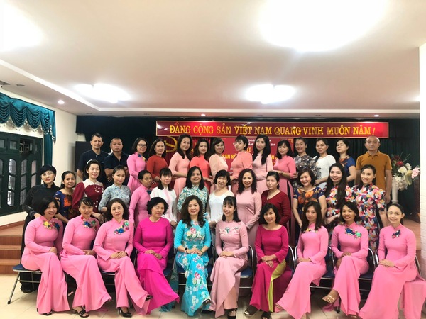 Cán bộ giáo viên, nhân viên trường