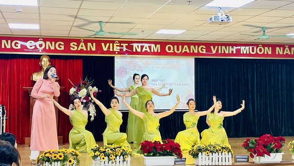 LỄ HỌP MẶT CB-GV-NV HƯU TRÍ VÀ KỶ NIỆM NGÀY NHÀ GIÁO VIỆT NAM 20/11💓💓💓