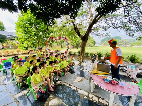  BÉ ĐI THAM QUAN TRẢI NGHIỆM TẠI KHU TRẢI NGHIỆM OHANA 